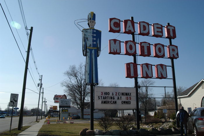 Cadet Motor Inn - 2004 Photo
